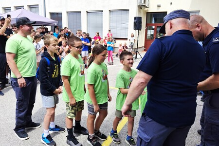 Med mladimi gasilci ( DO 11 LET) je nastopilo 18 ekip_zmagala pa je ekipa PGD Luže